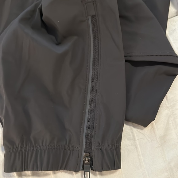 NWT lululemon Men’s surge joggers - Picture 3 of 4